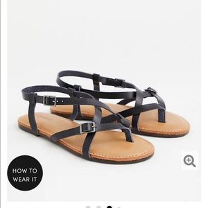 BLACK FAUX LEATHER GLADIATOR SANDAL (WW)